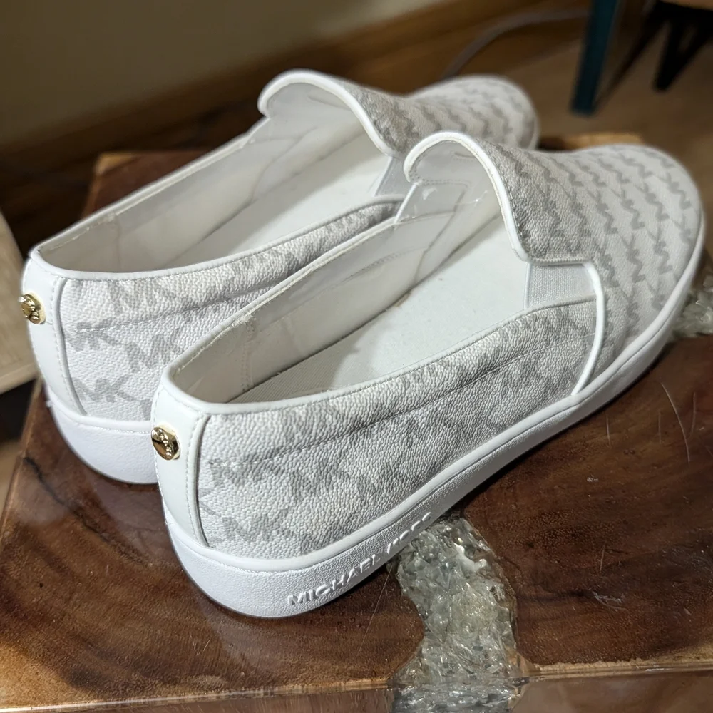 Michael Kors Teddi Sig Logo PVC Canvas Slip-on Sneakers sz 8.5 Grey on White - Picture 4 of 13